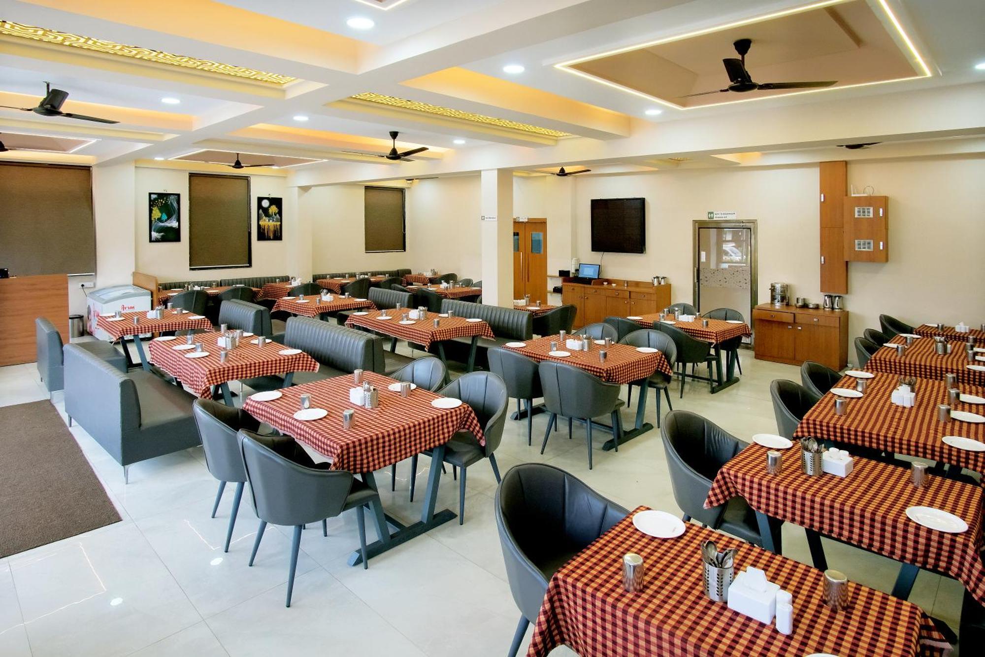 נאסיק Hotel The Marion מראה חיצוני תמונה