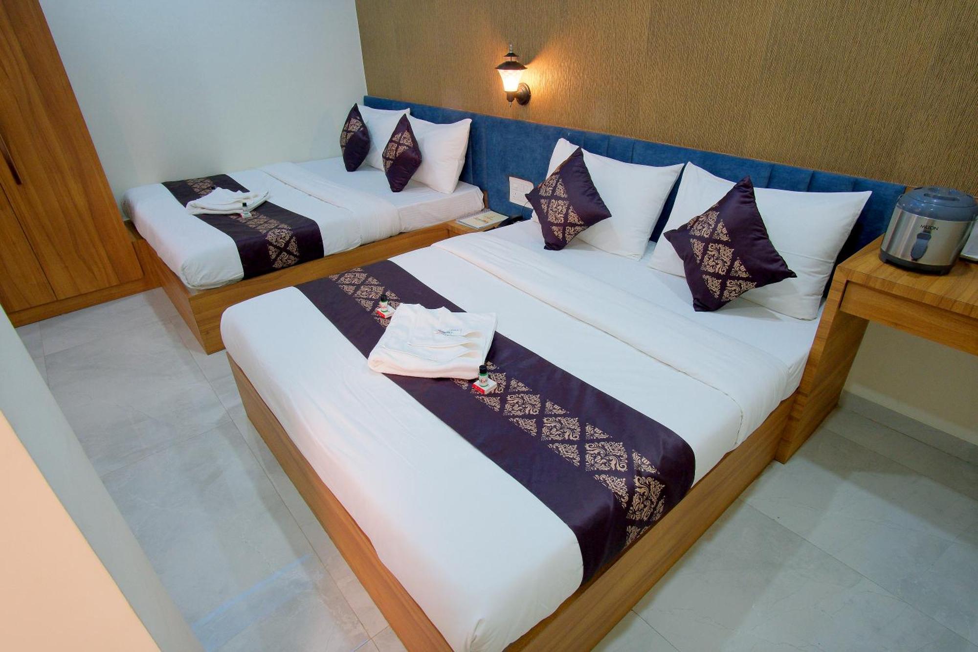 נאסיק Hotel The Marion מראה חיצוני תמונה