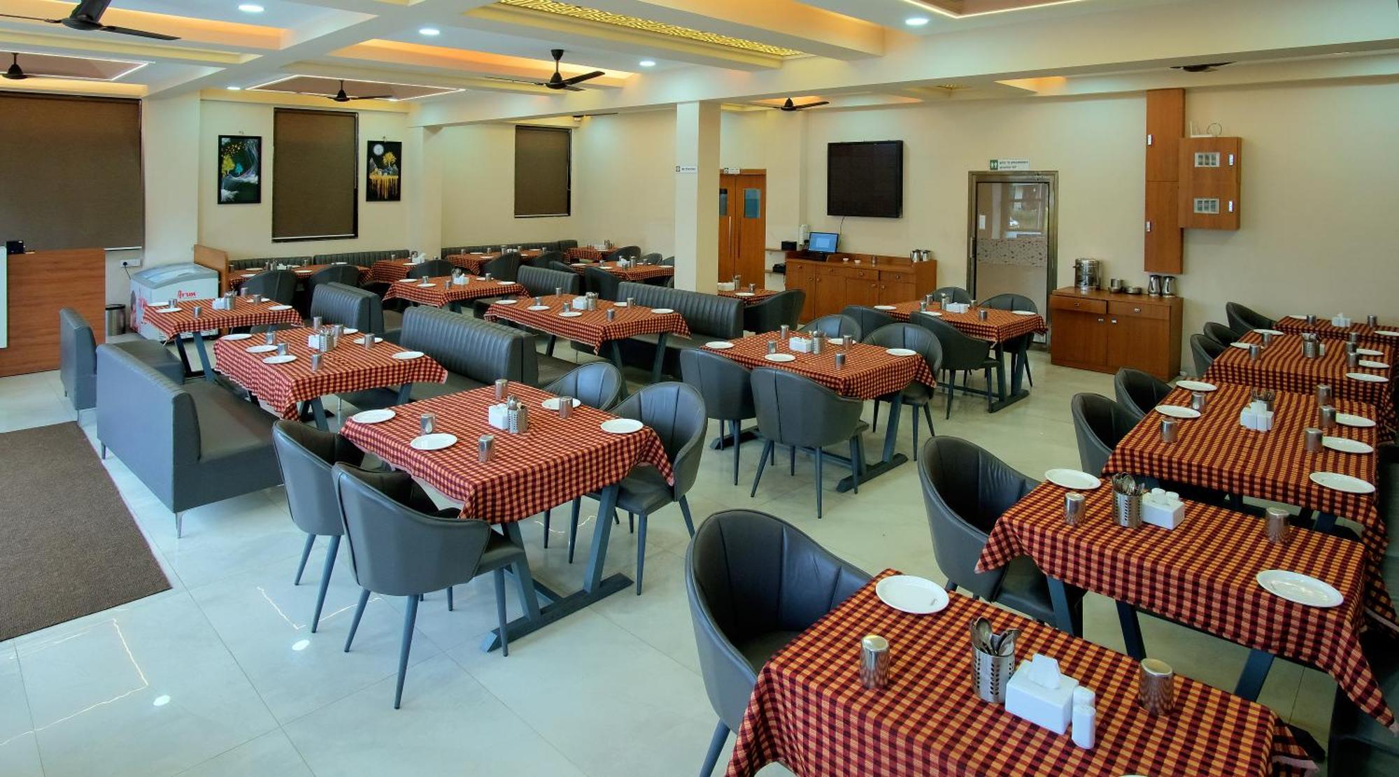 נאסיק Hotel The Marion מראה חיצוני תמונה